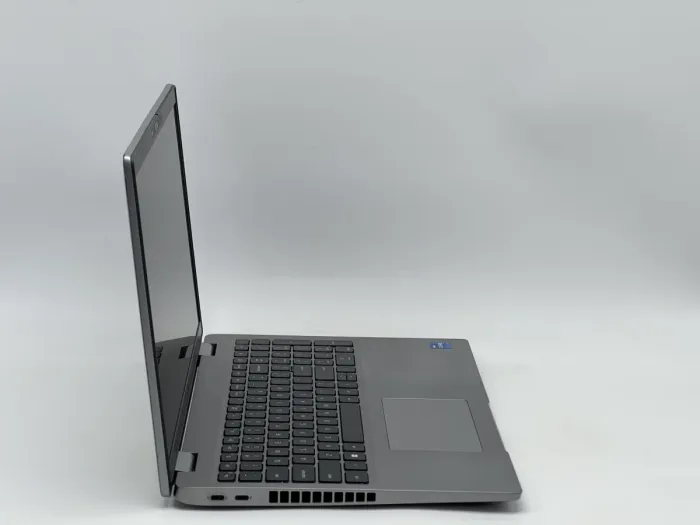 Ноутбук Dell Latitude 5520, i7-1165G7, 16 GB, 240 GB, Intel Iris Xe Graphics, 1920x1080, IPS [SH2609419] БУ - изображение 2