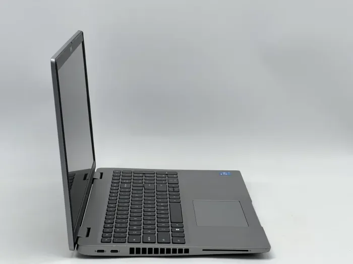 Ноутбук Dell Latitude 5520, i5-1145G7, 16 GB, 240 GB, Intel Iris Xe Graphics, 1920x1080, IPS [SH26061033] БУ - зображення 2
