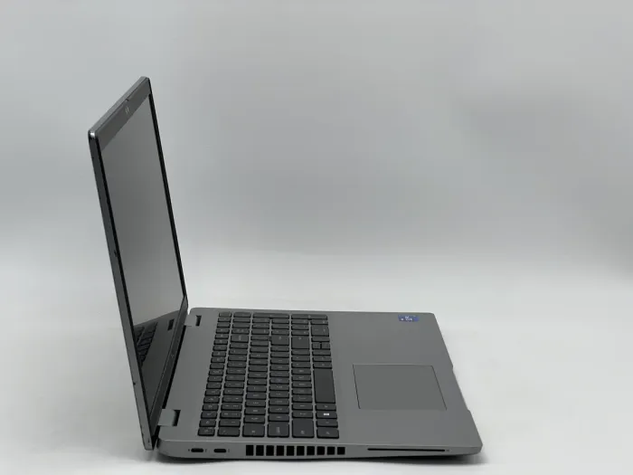 Ноутбук Dell Latitude 5520, i7-1185G7, 16 GB, 240 GB, Intel Iris Xe Graphics, 1920x1080, IPS [SH2608373] БУ - зображення 2