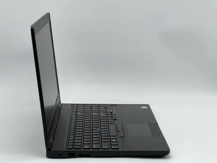 Ноутбук Dell Latitude 5590, i5-7300U, 8 GB, 120 GB, Intel HD Graphics 620, 1366x768, TN [SH2605886] БУ - зображення 2