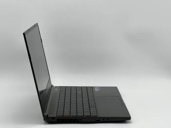 Ноутбук CyberPowerPC Tracer V Edge I15E, i7-11800H, 32 GB, 960 GB, NVIDIA GeForce RTX 3080, 2560x1440, IPS [SH2602076] БУ - зображення 3
