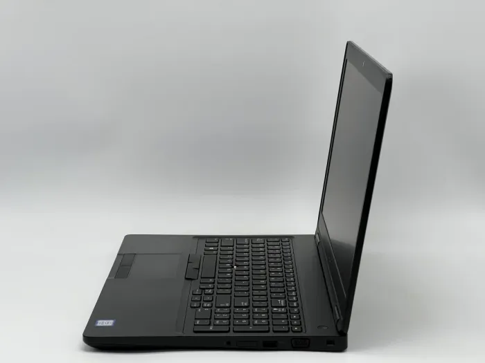 Ноутбук Dell Latitude 5590, i5-7300U, 8 GB, 120 GB, Intel HD Graphics 620, 1366x768, TN [SH26061023] БУ - зображення 3