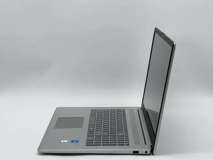 Ноутбук HP Laptop 17-c3000, I5-1334U, 16 GB, 240 GB, Intel UHD Graphics, 1600x900, TN [SH2603324] БУ - зображення 3