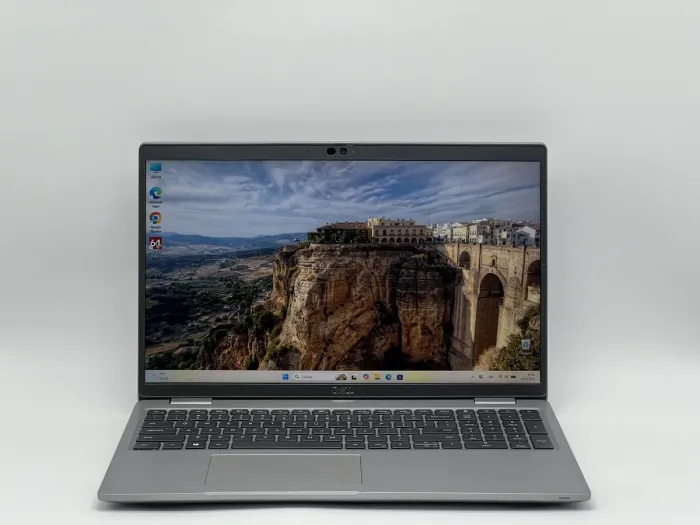 Ноутбук Dell Latitude 5520, i5-1145G7, 16 GB, 240 GB, Intel Iris Xe Graphics, 1920x1080, IPS [SH25121326] БУ - изображение 1