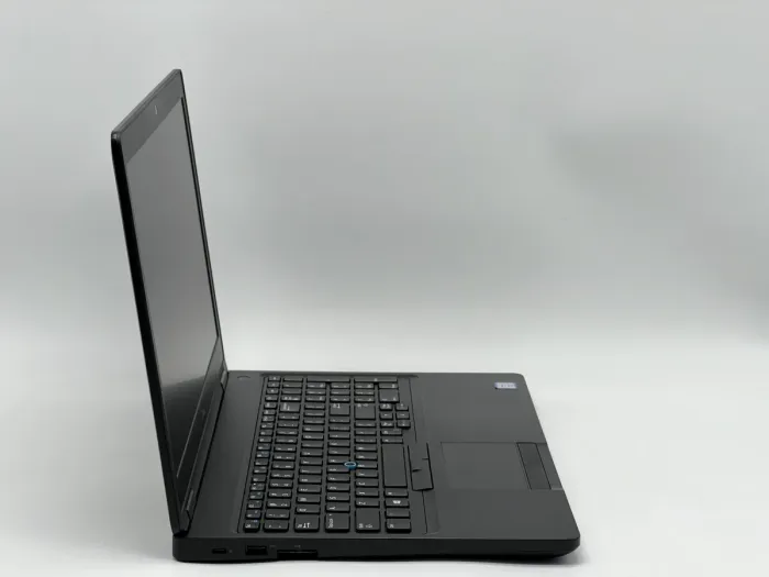Ноутбук Dell Latitude 5590, i5-7300U, 8 GB, 120 GB, Intel HD Graphics 620, 1366x768, TN [SH26061024] БУ - изображение 2
