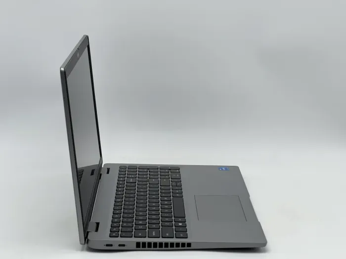 Ноутбук Dell Latitude 5520, i5-1135G7, 16 GB, 240 GB, Intel Iris Xe Graphics, 1920x1080, IPS [SH2606896] БУ - зображення 2