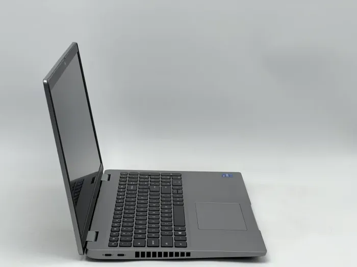 Ноутбук Dell Latitude 5520, i7-1185G7, 16 GB, 240 GB, Intel Iris Xe Graphics, 1920x1080, IPS [SH2609299] БУ - зображення 2