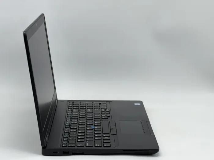 Ноутбук Dell Latitude 5590, i5-8365U, 16 GB, 240 GB, Intel UHD Graphics 620, 1920x1080, IPS [SH2609400] БУ - зображення 2