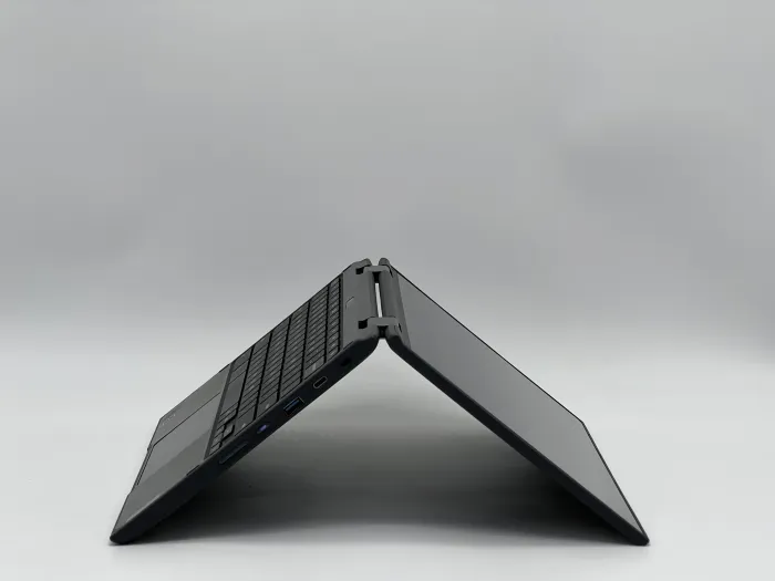 Ноутбук Lenovo 300e 2-in-1 Chromebook, AMD A4-9120C, 4 GB, 32 GB, AMD Radeon R4 Graphics, 1366x768, IPS [SH26031325] БУ - зображення 4