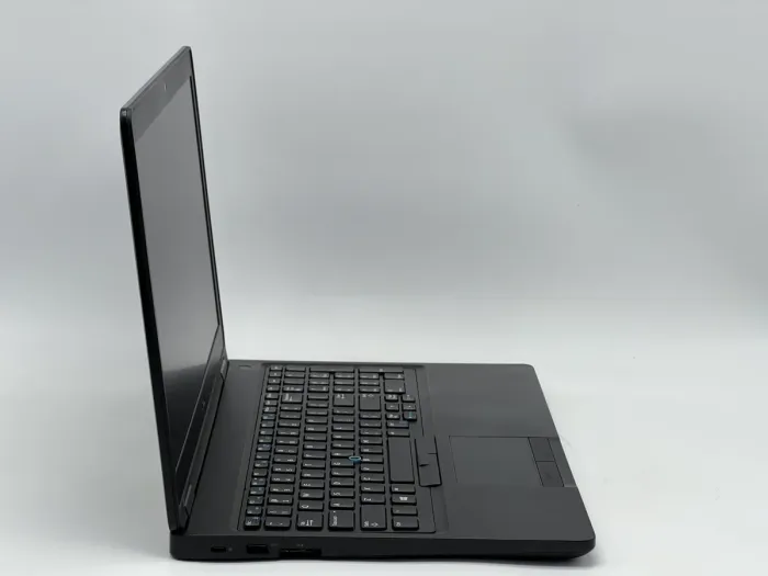 Ноутбук Dell Latitude 5590, i5-7300U, 8 GB, 120 GB, Intel HD Graphics 620, 1366x768, TN [SH2605874] БУ - зображення 2