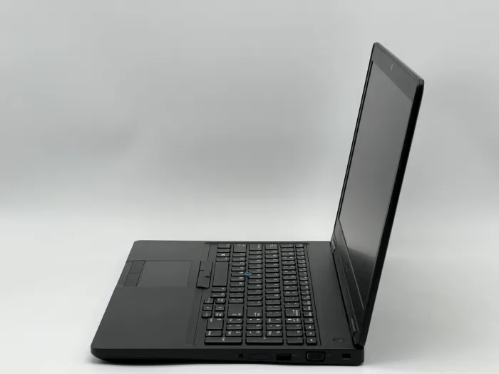 Ноутбук Dell Latitude 5590, i5-7300U, 8 GB, 120 GB, Intel HD Graphics 620, 1366x768, TN [SH26061020] БУ - зображення 3