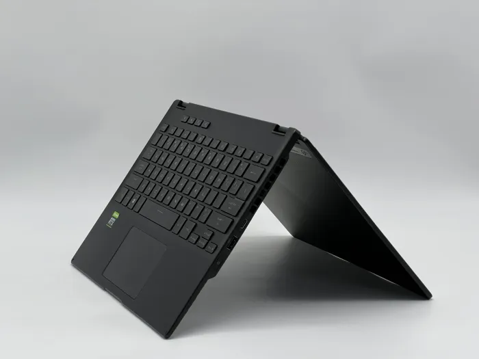 Ноутбук Asus ROG Flow X13 GV301RE-X13.R93050T, AMD Ryzen 7 6800HS, 16 GB, 960 GB, NVIDIA GeForce RTX 3050 Ti, 1920x1080, IPS [SH2507705] БУ - зображення 4