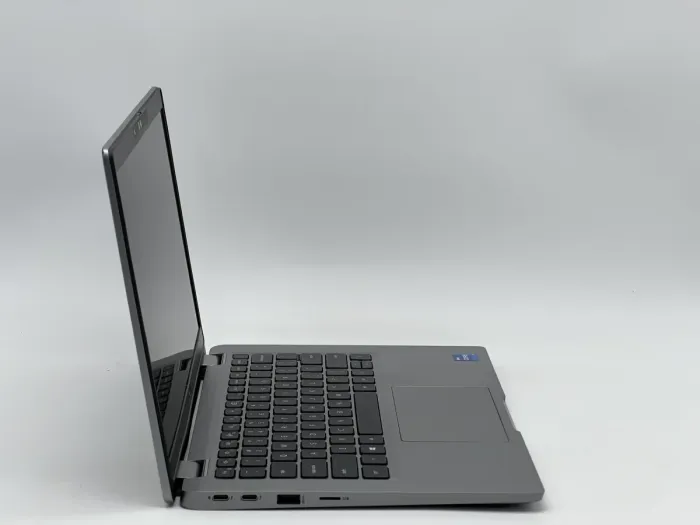 Ноутбук Dell Latitude 5320, i7-1185G7, 32 GB, 240 GB, Intel Iris Xe Graphics, 1920x1080, IPS [SH2604650] БУ - зображення 2