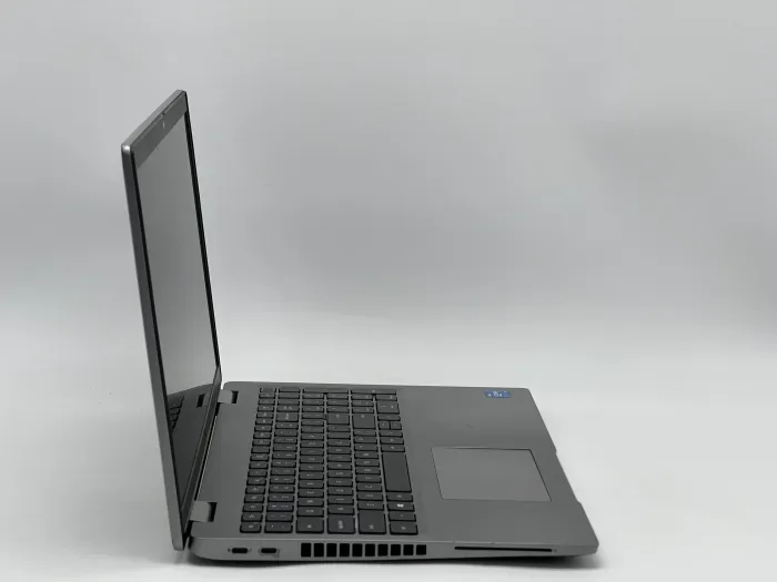 Ноутбук Dell Latitude 5520, i5-1145G7, 16 GB, 240 GB, Intel Iris Xe Graphics, 1920x1080, IPS [SH26051096] БУ - зображення 2