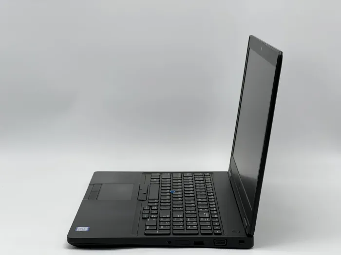 Ноутбук Dell Latitude 5590, i5-7300U, 8 GB, 120 GB, Intel HD Graphics 620, 1366x768, TN [SH26051089] БУ - зображення 3