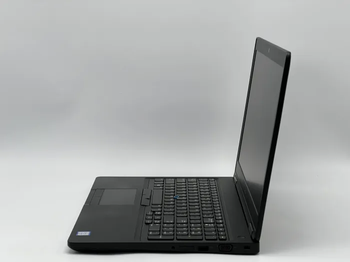 Ноутбук Dell Latitude 5590, i5-7300U, 8 GB, 120 GB, Intel HD Graphics 620, 1366x768, TN [SH2605896] БУ - зображення 3