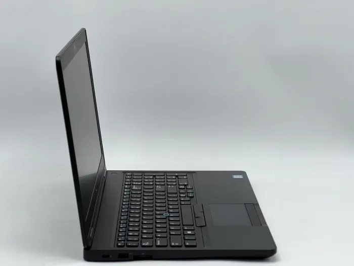 Ноутбук Dell Latitude 5590, i5-7300U, 8 GB, 120 GB, Intel HD Graphics 620, 1366x768, TN [SH26061407] БУ - зображення 2