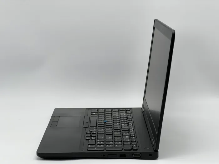 Ноутбук Dell Latitude 5590, i5-7300U, 8 GB, 120 GB, Intel HD Graphics 620, 1366x768, TN [SH26051066] БУ - зображення 3