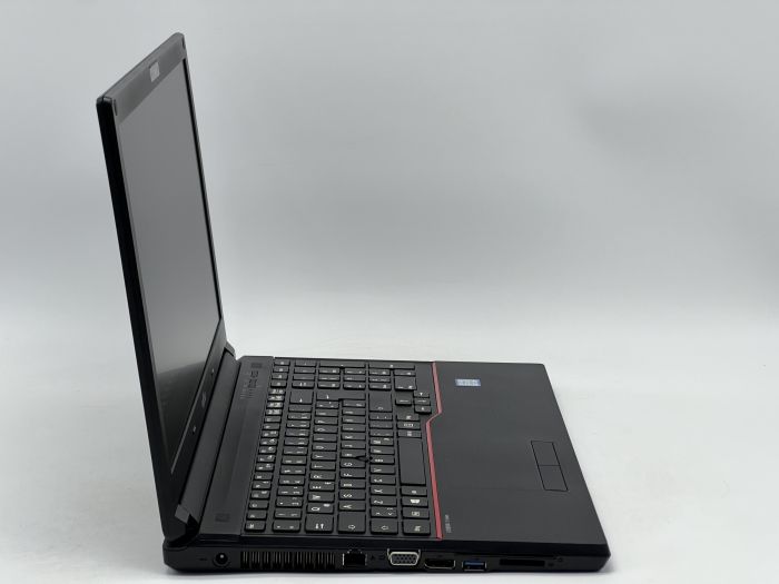 Ноутбук Fujitsu LifeBook E556, i5-6300U, 8 GB, 120 GB, Intel HD Graphics 520, 1366x768, TN [DV2608228] БУ - зображення 2