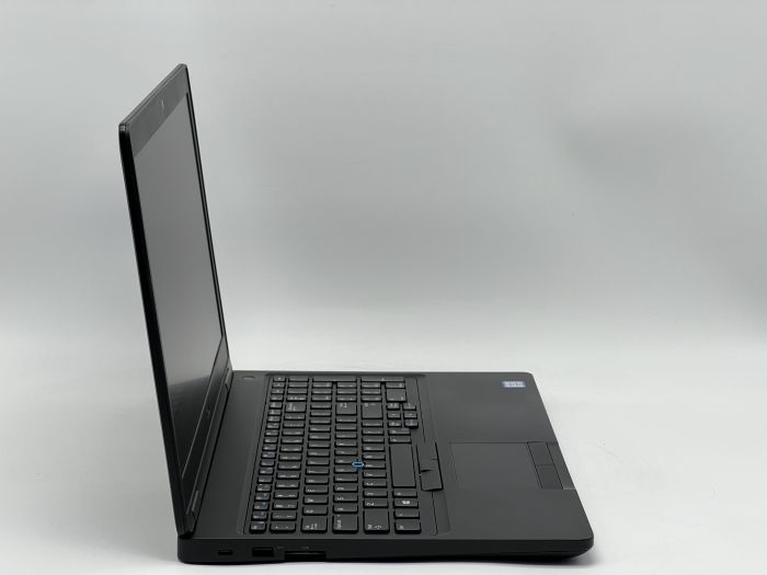 Ноутбук Dell Latitude 5590, i5-7300U, 8 GB, 120 GB, Intel HD Graphics 620, 1366x768, TN [SH2606965] БУ - зображення 2