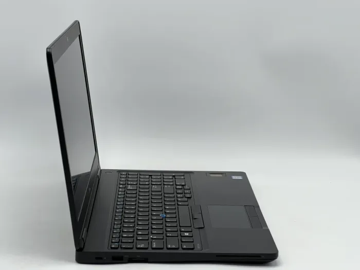Ноутбук Dell Latitude 5580, i5-6300U, 8 GB, 120 GB, Intel HD Graphics 520, 1366x768, TN [SH2606255] БУ - зображення 2