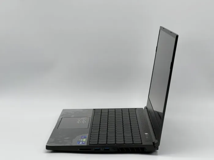 Ноутбук CyberPowerPC Tracer V Edge I15E, i7-11800H, 32 GB, 960 GB, NVIDIA GeForce RTX 3080, 2560x1440, IPS [SH2603366] БУ - зображення 3