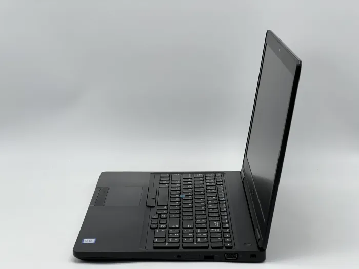 Ноутбук Dell Latitude 5590, i5-7300U, 8 GB, 120 GB, Intel HD Graphics 620, 1366x768, TN [SH2605876] БУ - зображення 3