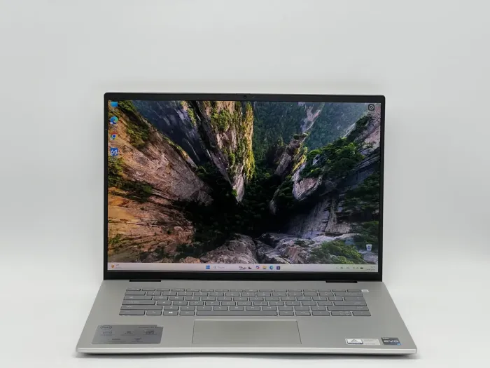 Ноутбук Dell Inspiron 16 Plus 7630, i7-13700H, 32 GB, 480 GB, Intel Iris Xe Graphics, 2560 x 1600, IPS [SH2603721] БУ - зображення 1