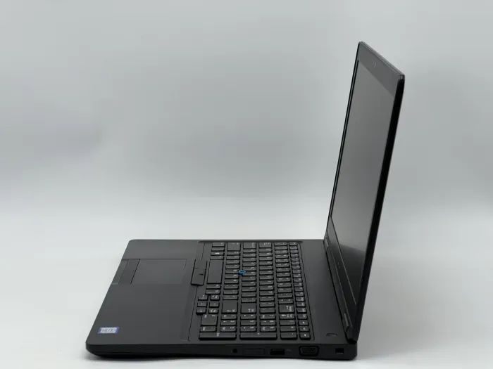 Ноутбук Dell Latitude 5590, i5-7300U, 8 GB, 120 GB, Intel HD Graphics 620, 1366x768, TN [SH26061032] БУ - зображення 3