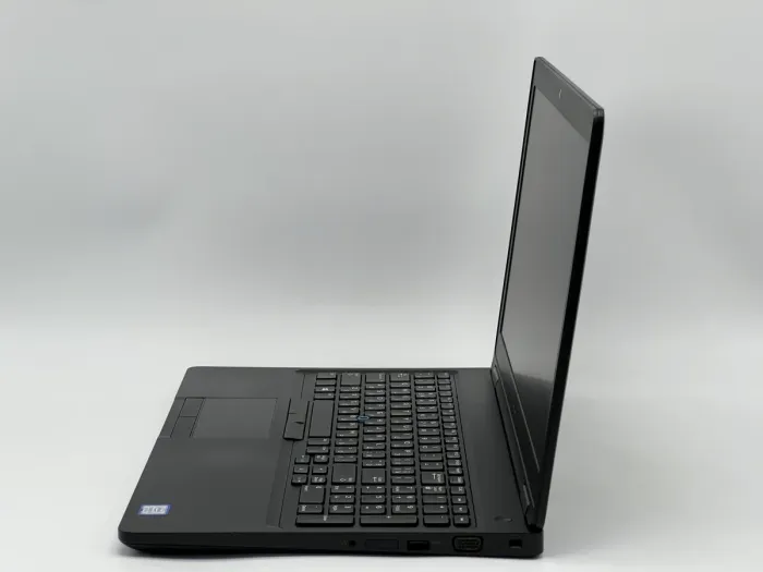 Ноутбук Dell Latitude 5590, i5-7300U, 8 GB, 120 GB, Intel HD Graphics 620, 1366x768, TN [SH2606137] БУ - зображення 3