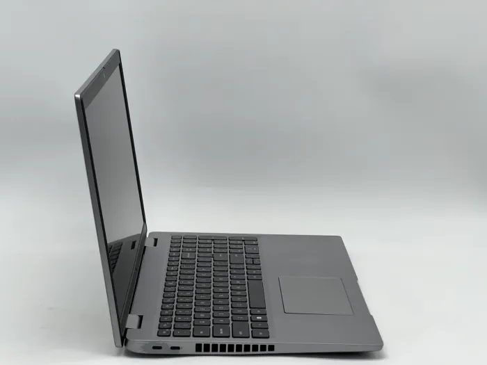 Ноутбук Dell Latitude 5530, i5-1245U, 16 GB, 240 GB, Intel Iris Xe Graphics, 1920x1080, IPS [SH26061495] БУ - зображення 2