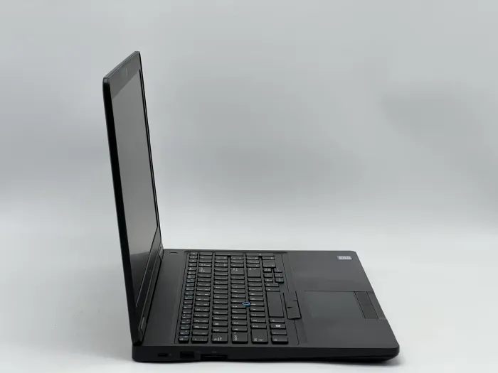 Ноутбук Dell Latitude 5590, i5-7300U, 8 GB, 120 GB, Intel HD Graphics 620, 1366x768, TN [SH26051056] БУ - зображення 2