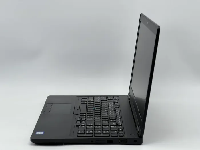 Ноутбук Dell Latitude 5590, i5-7300U, 8 GB, 120 GB, Intel HD Graphics 620, 1366x768, TN [SH2605904] БУ - зображення 3