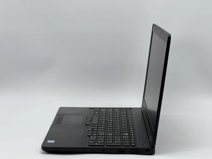 Ноутбук Dell Latitude 5590, i5-7300U, 8 GB, 120 GB, Intel HD Graphics 620, 1366x768, TN [SH26051056] БУ - зображення 3