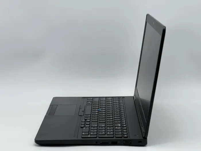 Ноутбук Dell Latitude 5590, i5-7300U, 8 GB, 120 GB, Intel HD Graphics 620, 1366x768, TN [SH26061038] БУ - зображення 3