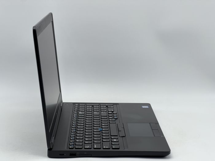Ноутбук Dell Latitude 5590, i5-7300U, 16 GB, 240 GB, Intel HD Graphics 620, 1366x768, TN [SH2607332] БУ - зображення 2