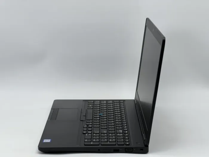 Ноутбук Dell Latitude 5590, i5-7300U, 8 GB, 120 GB, Intel HD Graphics 620, 1366x768, TN [SH2605908] БУ - зображення 3