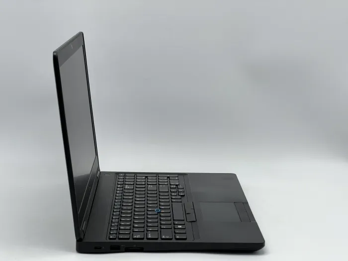 Ноутбук Dell Latitude 5590, i5-7300U, 8 GB, 120 GB, Intel HD Graphics 620, 1366x768, TN [SH26051066] БУ - зображення 2
