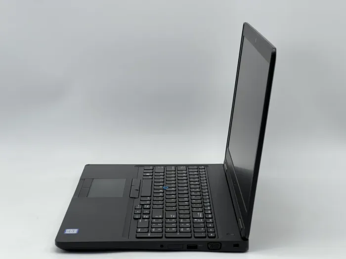 Ноутбук Dell Latitude 5590, i5-7300U, 8 GB, 120 GB, Intel HD Graphics 620, 1366x768, TN [SH26061624] БУ - зображення 3