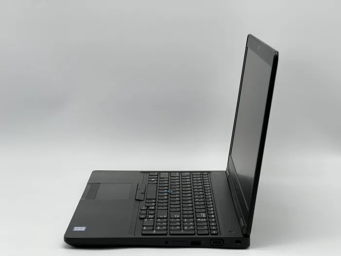 Ноутбук Dell Latitude 5590, i5-7300U, 8 GB, 120 GB, Intel HD Graphics 620, 1366x768, TN [SH26051067] БУ - зображення 3