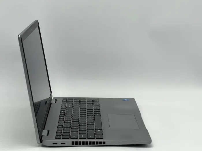 Ноутбук Dell Latitude 5520, i5-1135G7, 16 GB, 240 GB, Intel Iris Xe Graphics, 1920x1080, IPS [SH26071169] БУ - зображення 2