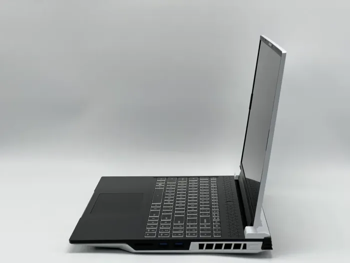 Ноутбук Eluktronics PROMETHEUS XVI G2, i7-13700HX, 32 GB, 2048 GB, NVIDIA GeForce RTX 4080, 2560x1600, IPS [SH2601105] БУ - зображення 3