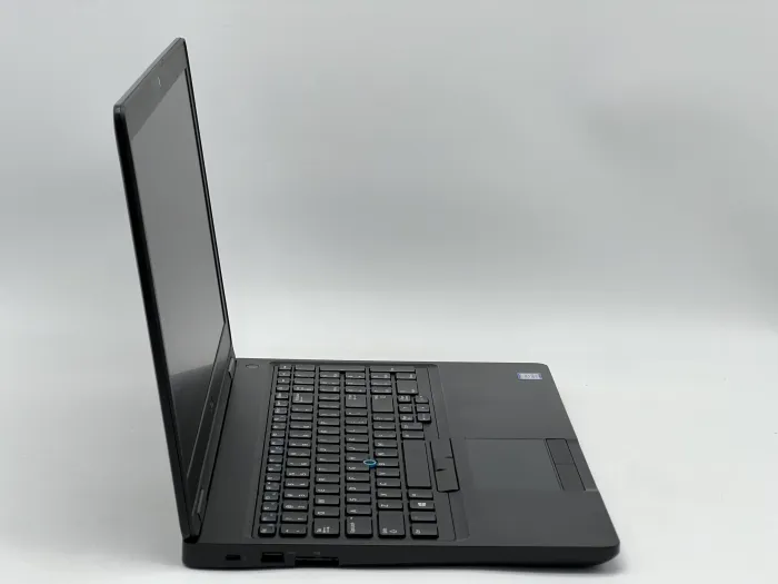 Ноутбук Dell Latitude 5590, i5-7300U, 8 GB, 120 GB, Intel HD Graphics 620, 1366x768, TN [SH2605882] БУ - зображення 2