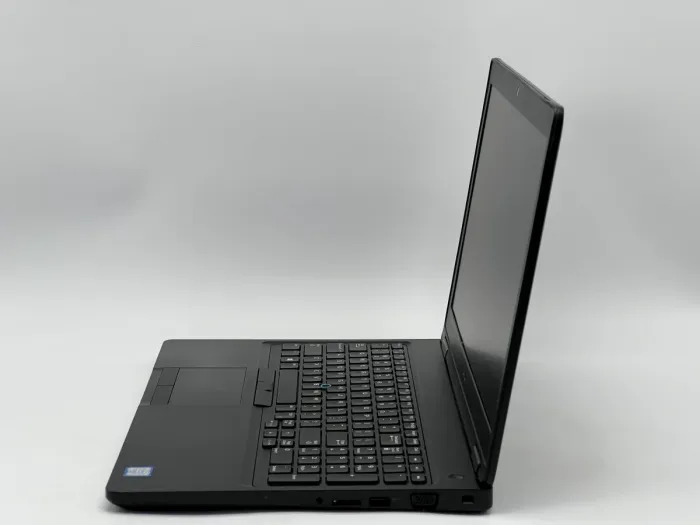 Ноутбук Dell Latitude 5590, i5-7300U, 8 GB, 120 GB, Intel HD Graphics 620, 1366x768, TN [SH26061019] БУ - зображення 3
