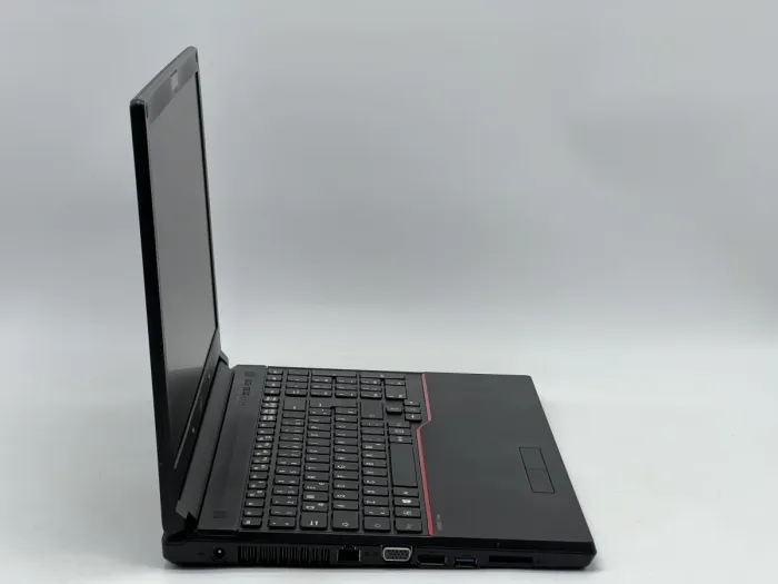 Ноутбук Fujitsu LifeBook E556, i5-6200U, 8 GB, 120 GB, Intel HD Graphics 520, 1366x768, TN [DV2608227] БУ - изображение 2