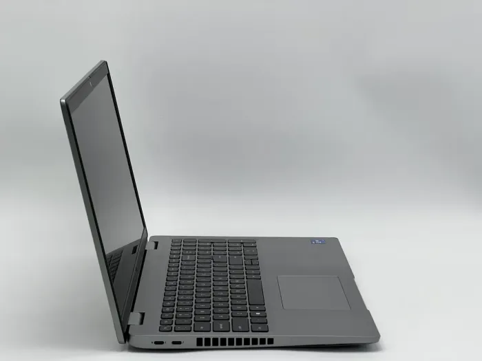 Ноутбук Dell Latitude 5520, i7-1185G7, 16 GB, 240 GB, Intel Iris Xe Graphics, 1920x1080, IPS [SH26021146] БУ - зображення 2