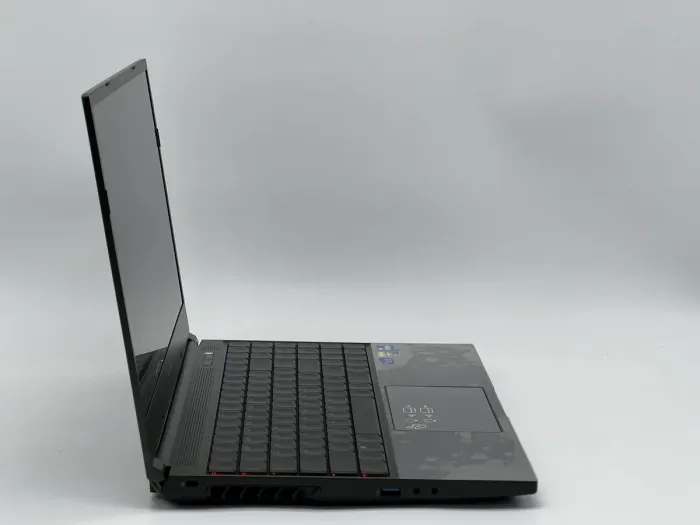 Ноутбук CyberPowerPC Tracer V Edge I15E, i7-11800H, 32 GB, 960 GB, NVIDIA GeForce RTX 3080, 2560x1440, IPS [SH2603366] БУ - зображення 2