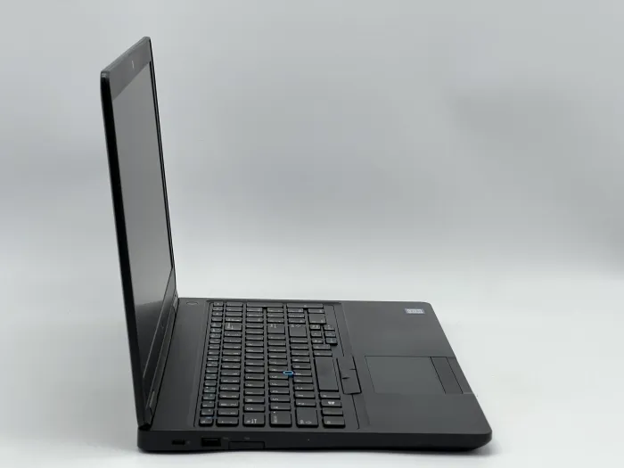 Ноутбук Dell Latitude 5590, i5-7300U, 8 GB, 120 GB, Intel HD Graphics 620, 1366x768, TN [SH2605877] БУ - зображення 2