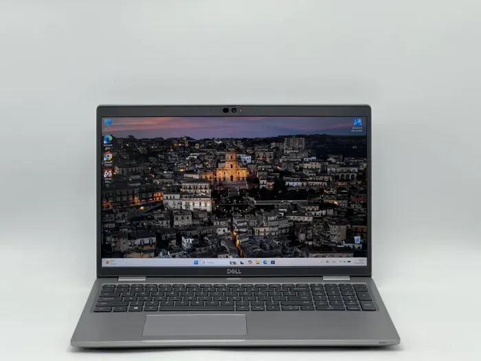 Ноутбук Dell Latitude 5520, i7-1185G7, 16 GB, 240 GB, Intel Iris Xe Graphics, 1920x1080, IPS [SH2606299] БУ - зображення 1