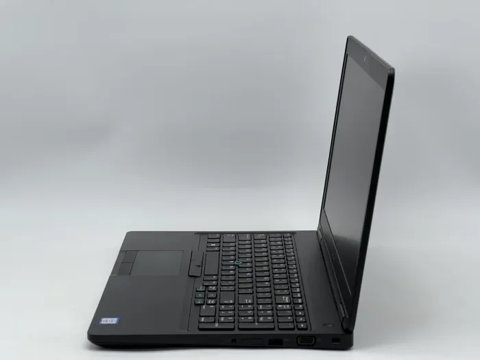Ноутбук Dell Latitude 5590, i5-7300U, 8 GB, 120 GB, Intel HD Graphics 620, 1366x768, TN [SH26061407] БУ - зображення 3
